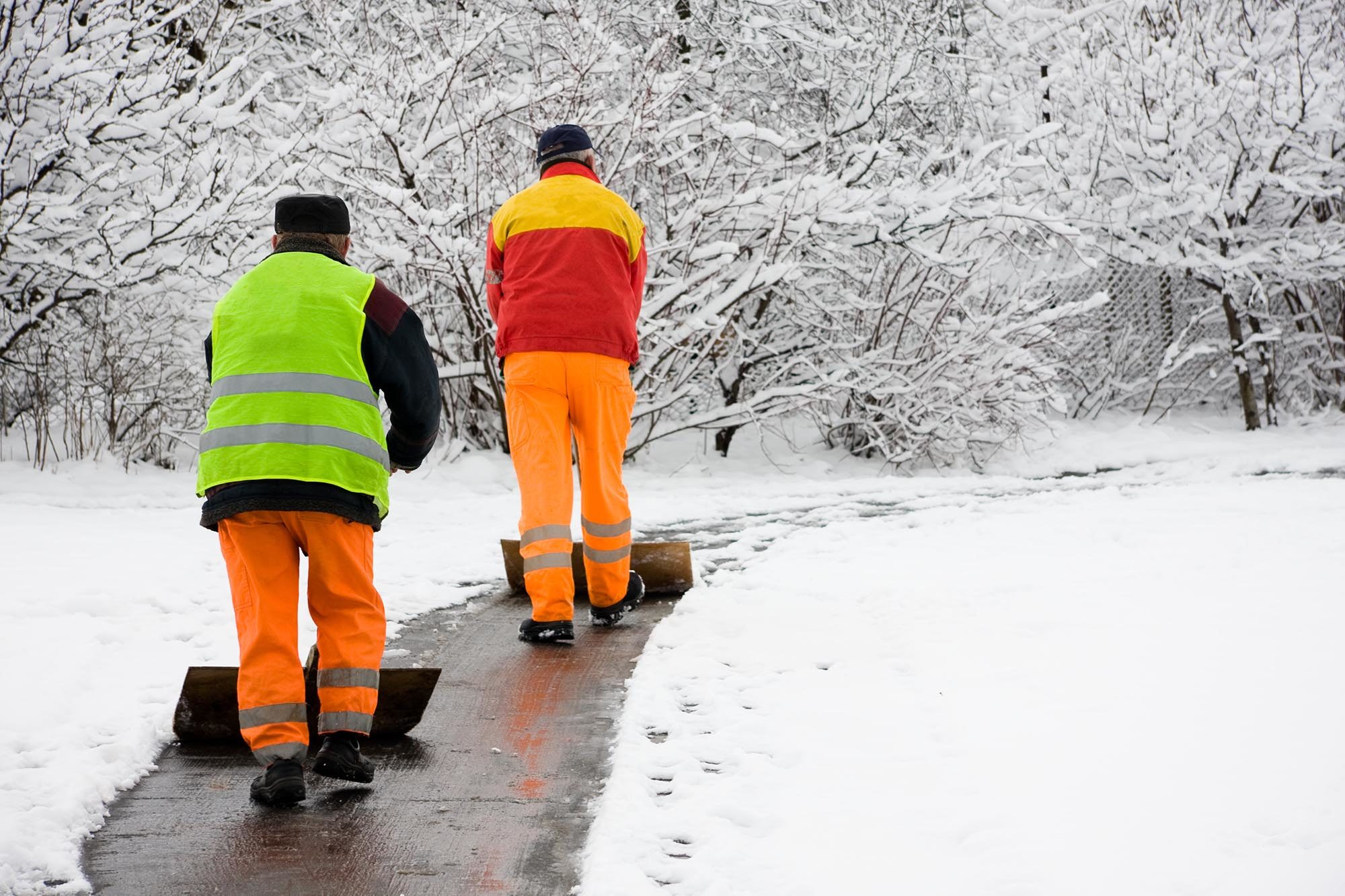 Keep your sidewalk and driveway snow-free without using salt.